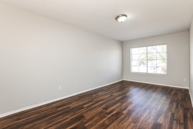 6431 W Crown King Rd in Phoenix, AZ - Foto de edificio - Building Photo