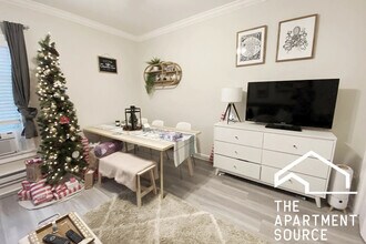 726 W Roscoe St in Chicago, IL - Foto de edificio - Building Photo