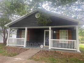 141 Garfield St in Lagrange, GA - Building Photo