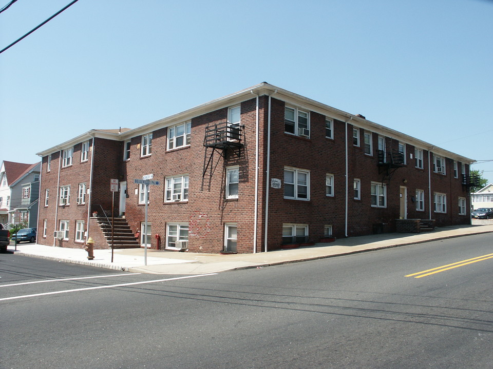 39 Washington St in Belleville, NJ - Building Photo