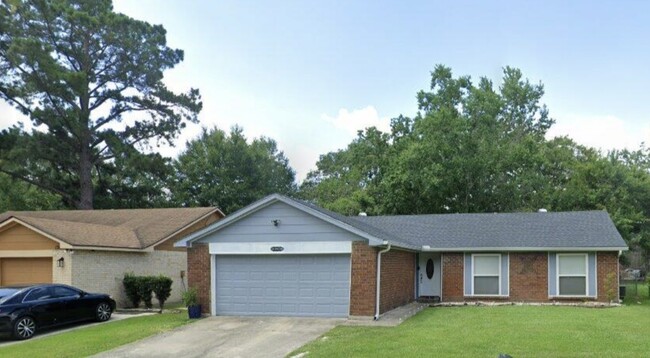 property at 13822 Chalmette Ave