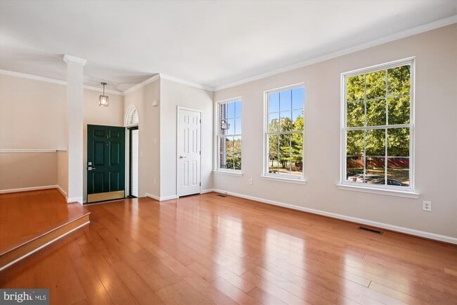 6339 Dunman Way in Alexandria, VA - Building Photo - Building Photo