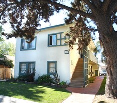 5129 Cahuenga Blvd Apartments