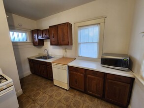 422 38th St in Moline, IL - Building Photo - Building Photo