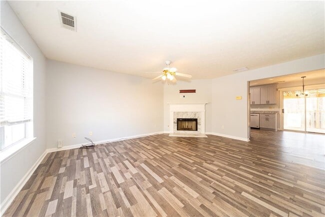 811 Sugar Oak Ln in Lawrenceville, GA - Building Photo - Building Photo