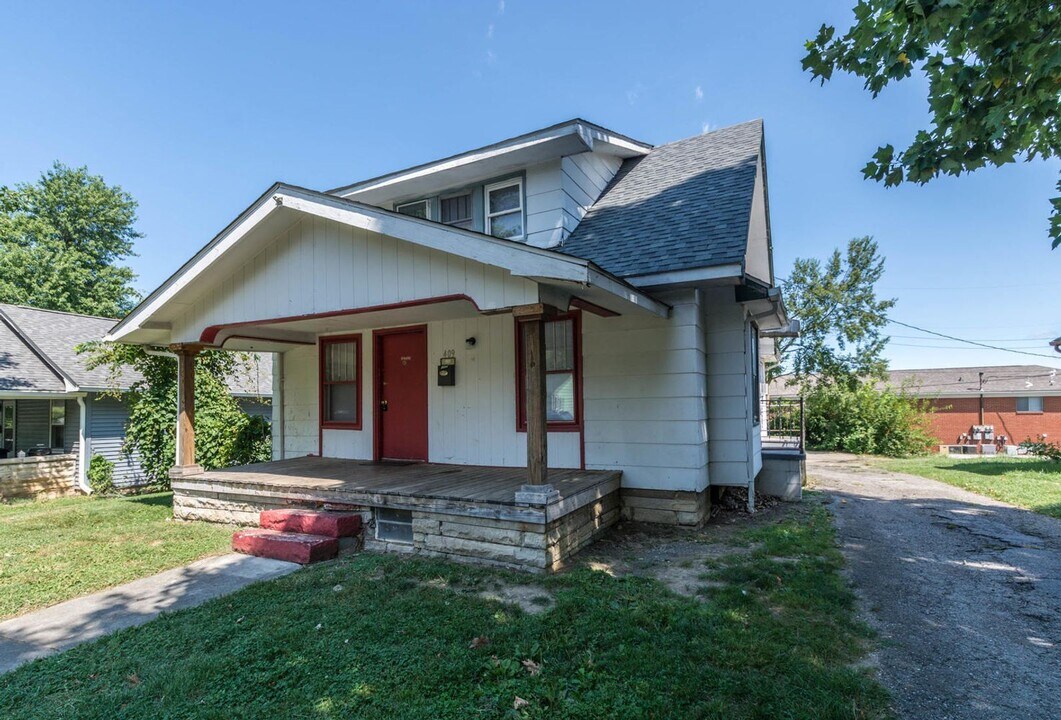 409 E 16th St in Bloomington, IN - Building Photo