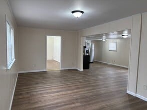 337 Astran Dr in Denton, NC - Building Photo - Building Photo