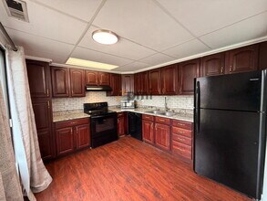 354 E 60th Dr in Merrillville, IN - Building Photo - Building Photo