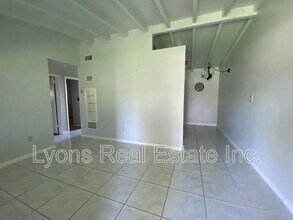 394 N Spring Lake Blvd NW in Port Charlotte, FL - Building Photo - Building Photo