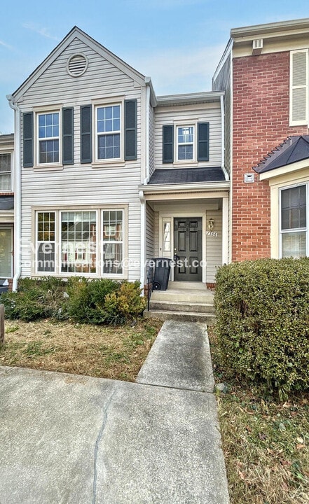 7386 Hidden Knolls Ct in Springfield, VA - Building Photo