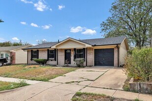 6321 Hidden Trail Dr in Dallas, TX - Building Photo