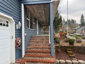 2719 Hallmark Ln in Eugene, OR - Building Photo - Building Photo