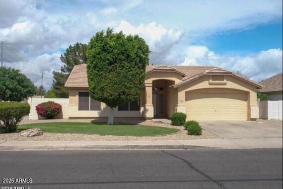 2032 E Willow Wick Rd in Gilbert, AZ - Building Photo
