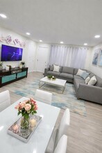 18804 NW 45th Ave in Miami Gardens, FL - Building Photo - Building Photo