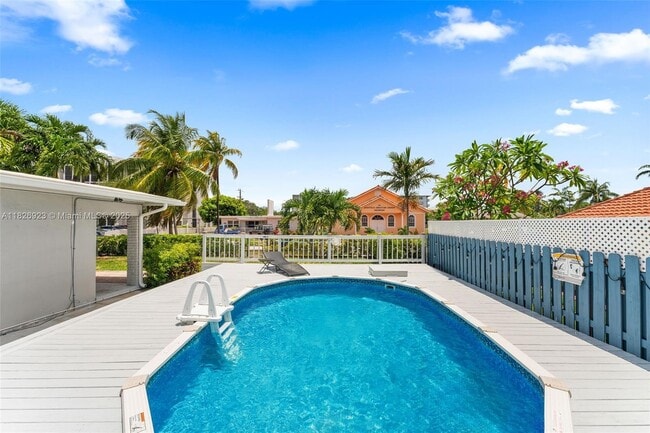 1722 Dewey St in Hollywood, FL - Foto de edificio - Building Photo