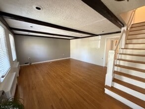 95 Westview Ave in Paramus, NJ - Building Photo - Building Photo