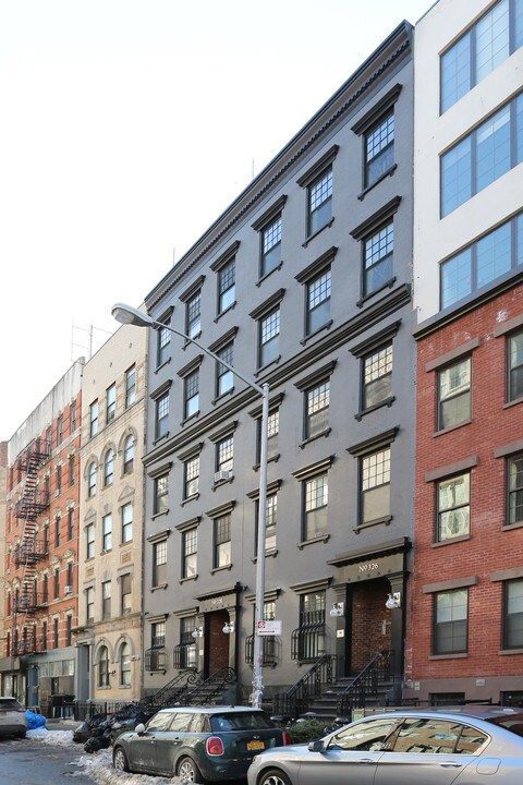 326-328 E 4th St in New York, NY - Building Photo