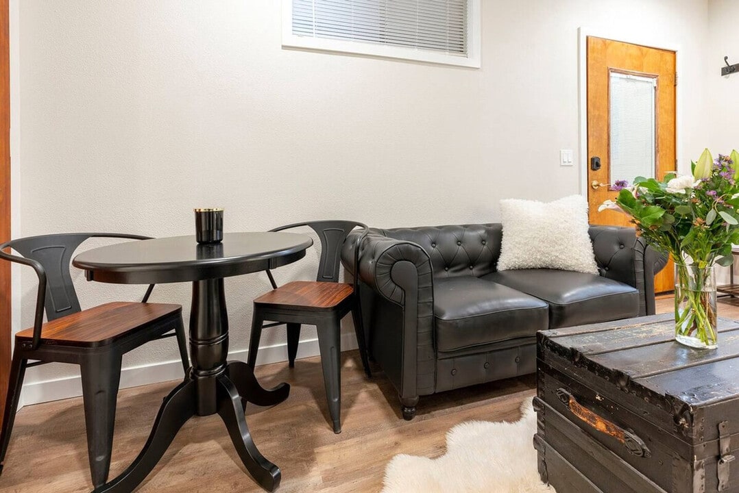 611 N Cedar St in Tacoma, WA - Building Photo