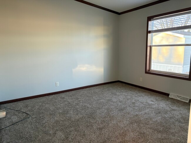 property at 2121 Four Seasons Dr