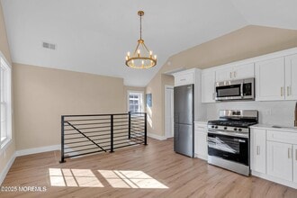 39 Sea Drift Ave in Highlands, NJ - Building Photo - Building Photo