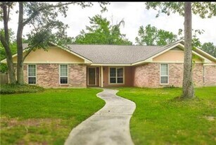 107 Norfolk Ct in Slidell, LA - Building Photo