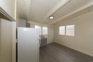 723 Hoomalimali St in Pearl City, HI - Building Photo