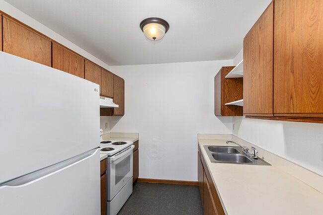 15326 Clovernook Dr, Unit #3 in Grand Haven, MI - Building Photo - Building Photo
