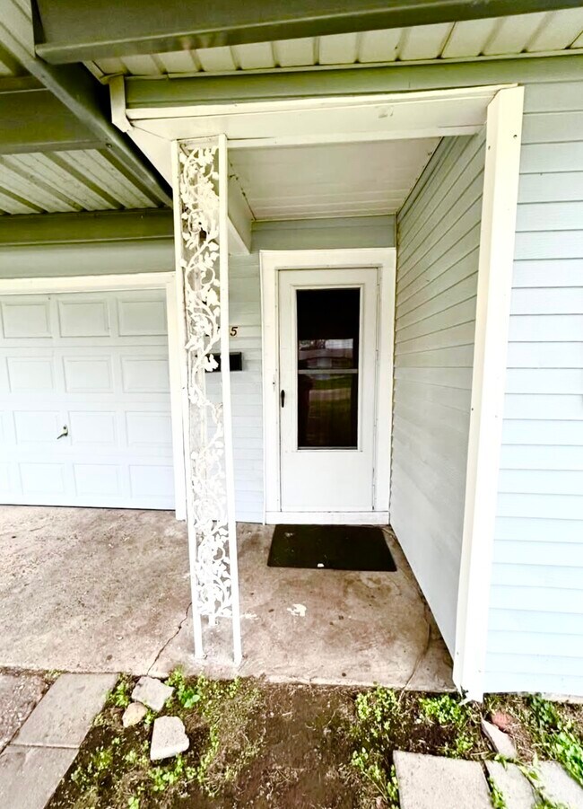 2305 Kingsdale Dr in Deer Park, TX - Building Photo - Building Photo