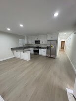 2410 W Stanford St in Santa Ana, CA - Building Photo