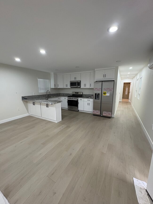 property at 2410 W Stanford St