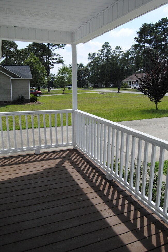 102 Maryland Dr in La Grange, NC - Building Photo - Building Photo