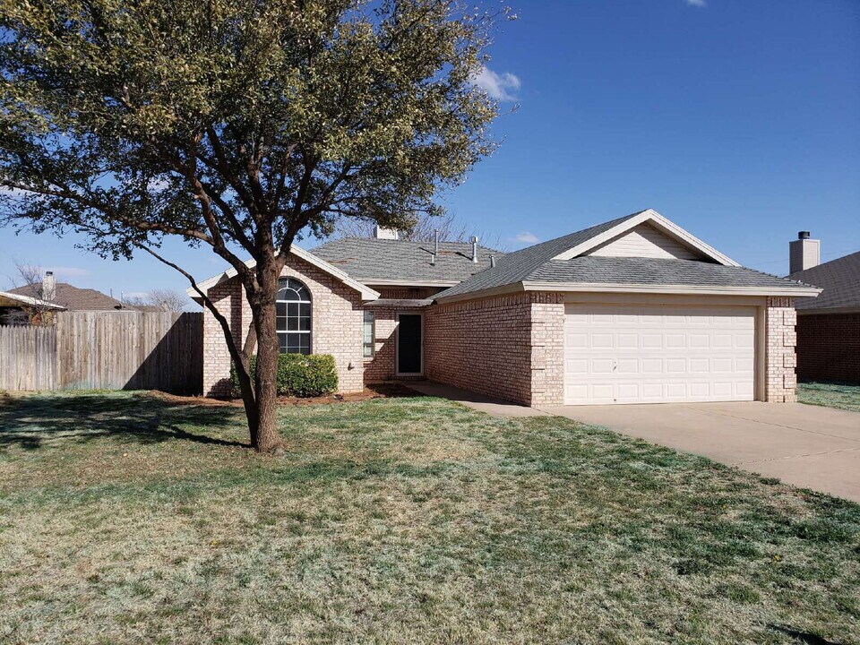 9705 Avenue W in Lubbock, TX - Building Photo