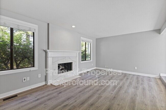 12340 NW McDaniel Rd in Portland, OR - Building Photo - Building Photo