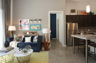 Infinity on the Point in Dallas, TX - Foto de edificio - Interior Photo