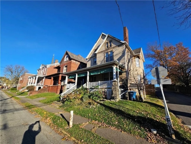 19 Eagle St in Mount Pleasant, PA - Building Photo - Building Photo
