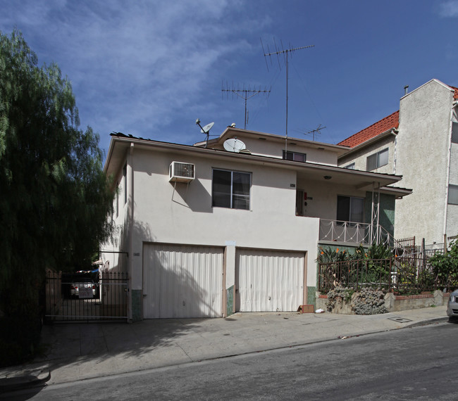 939 Marview Ave in Los Angeles, CA - Building Photo - Building Photo