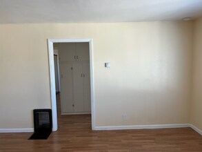 1945 E 28th St in Oakland, CA - Building Photo - Building Photo