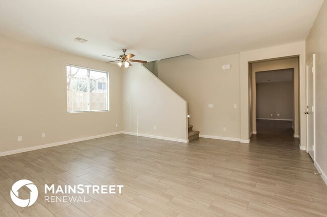 15460 W Canterbury Dr in Surprise, AZ - Building Photo - Building Photo