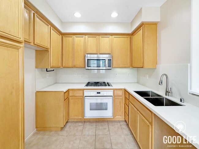 902 S Ogden Ct in Anaheim, CA - Building Photo - Building Photo