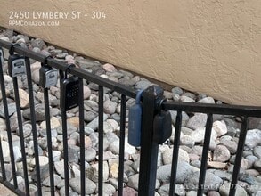 2450 Lymbery St in Reno, NV - Foto de edificio - Building Photo