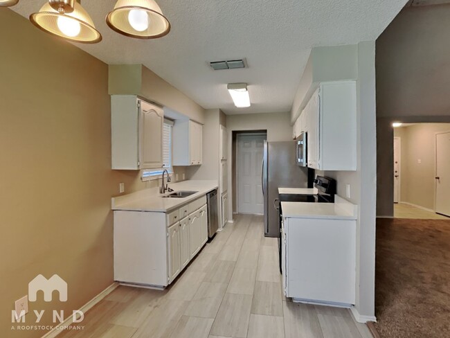 5814 Woodsetter Ln in Arlington, TX - Foto de edificio - Building Photo
