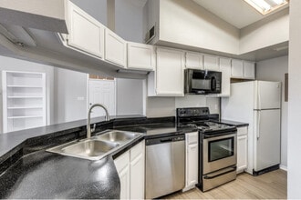 6804 N Capital of Texas Hwy, Unit 724 in Austin, TX - Building Photo - Building Photo