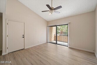 8055 E Thomas Rd in Scottsdale, AZ - Building Photo - Building Photo
