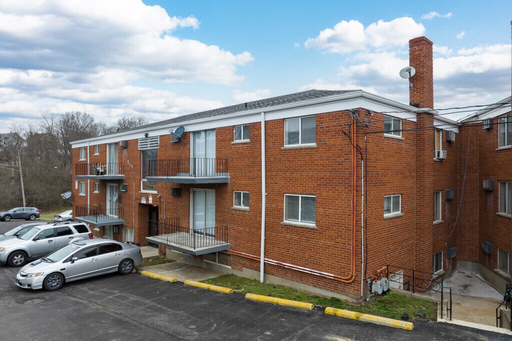 Candlewood Apartments in Cincinnati, OH