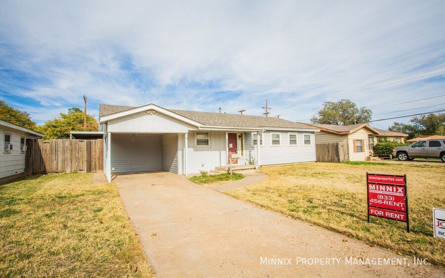 4404 32nd St in Lubbock, TX - Building Photo