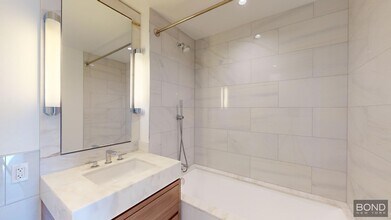 675 W 59th St in New York, NY - Building Photo - Building Photo