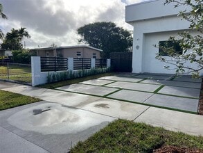 11450 SW 59th Terrace in Miami, FL - Building Photo - Building Photo