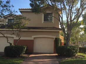 3894 Tree Top Dr in Weston, FL - Building Photo - Building Photo