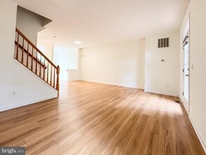 11438 Abner Ave in Fairfax, VA - Building Photo - Building Photo