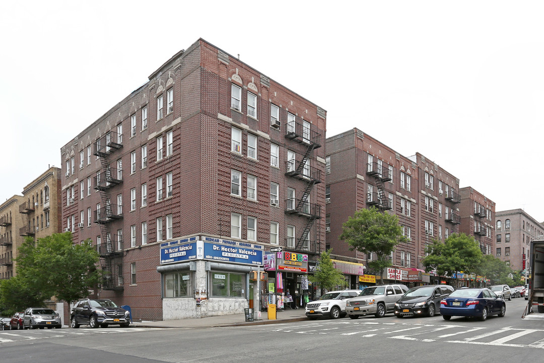 1561 Saint Nicholas Ave in New York, NY - Building Photo